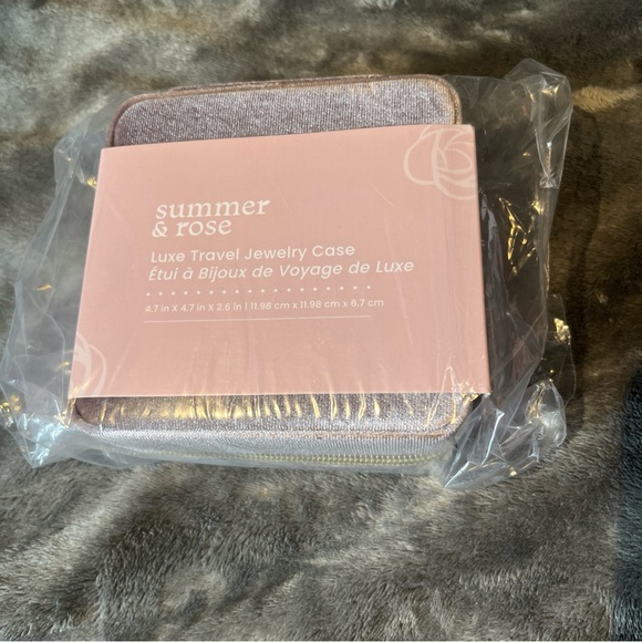 summer & rose Other - Summer & Rose luxe travel jewelry case